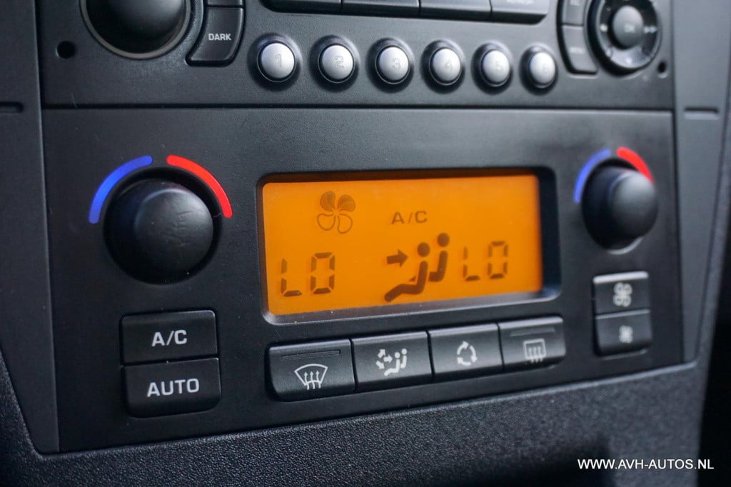 Citroen C4 1.6-16v ligne business