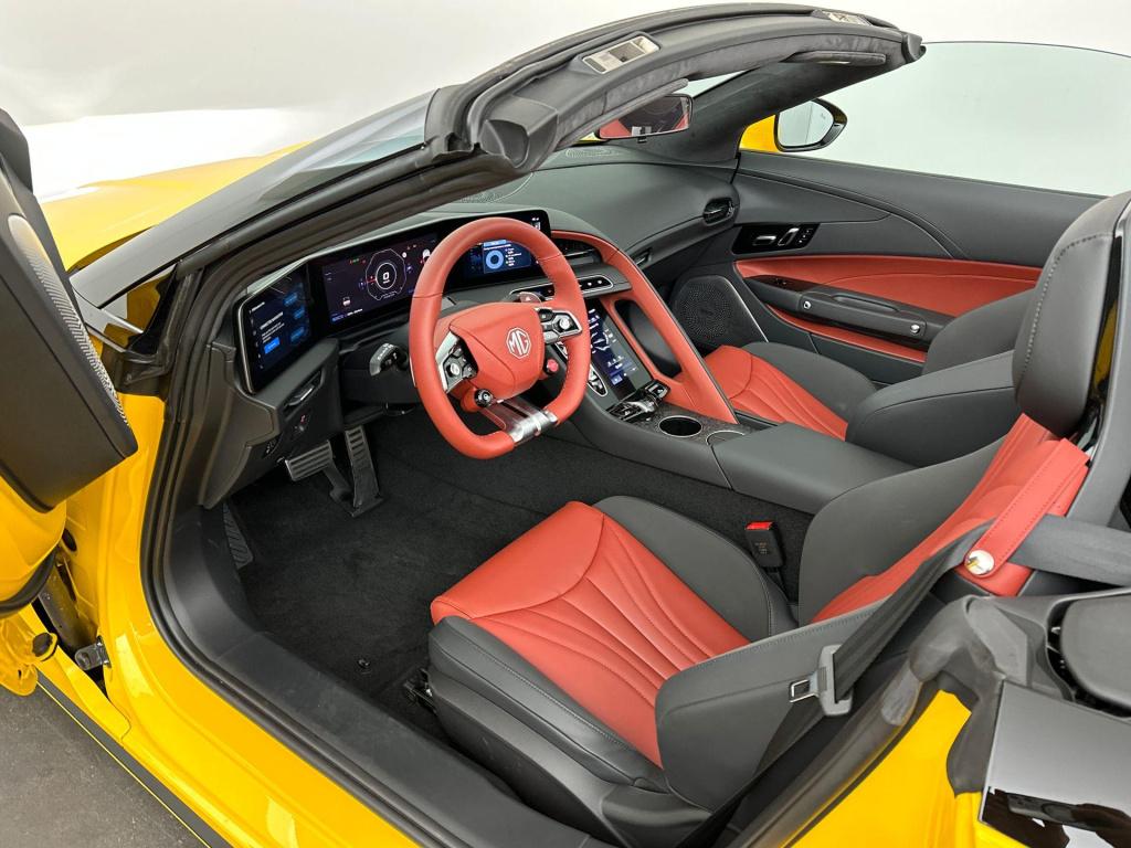 MG Cyberster mg trophy extended range 77kwh | showroommodel | 507 km bereik