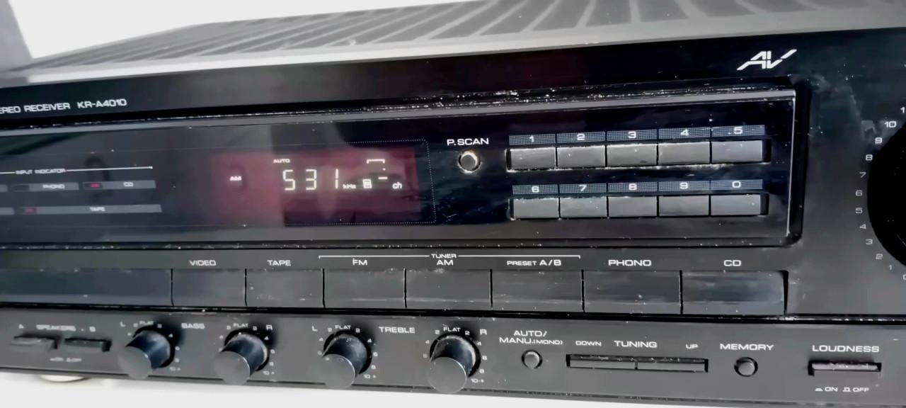 Kenwood versterker. KR A4010