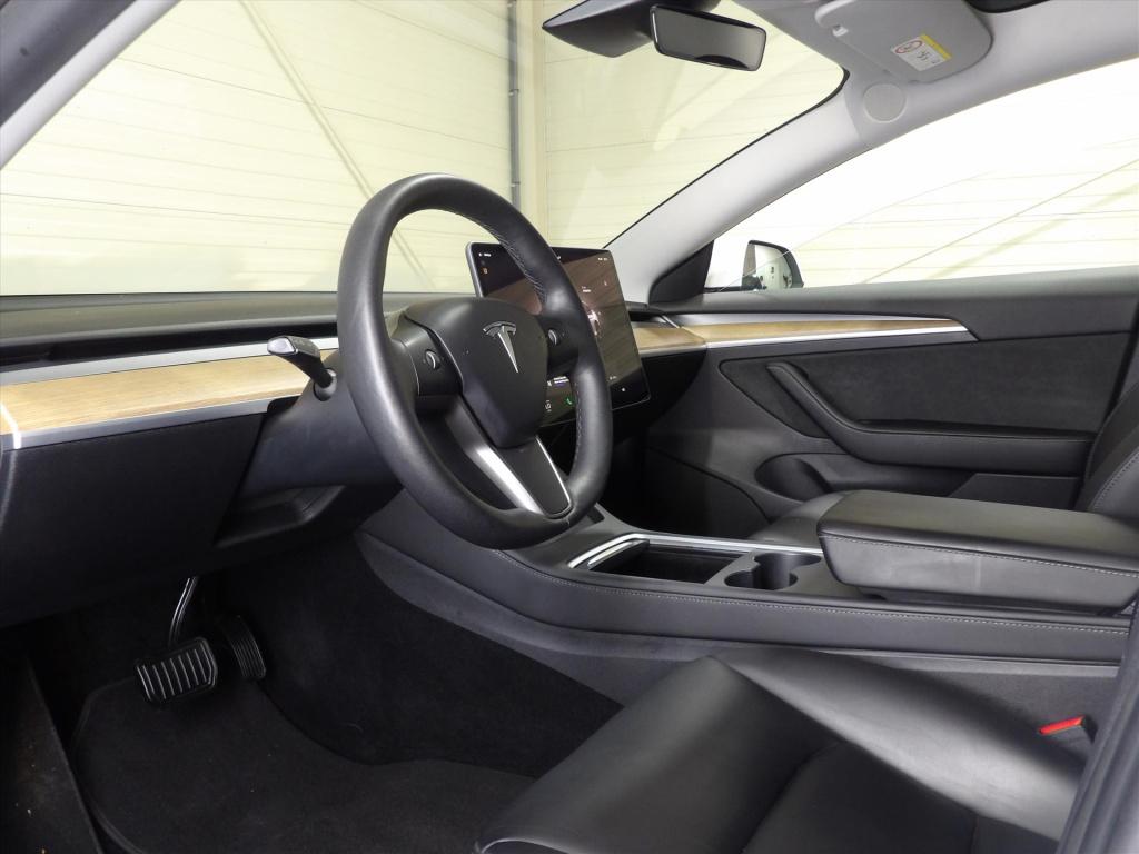 Tesla Model 3 standard 60 kwh plus rwd