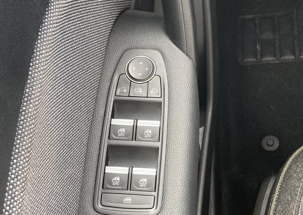 Renault Captur 1.6 e-tech full hybrid 145 techno