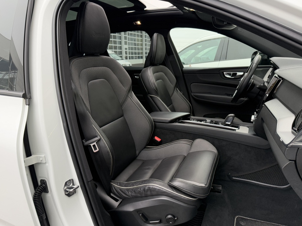 Volvo XC60 b5 264pk r-design| panodak| adap.cruise| 360camera| h&k sound