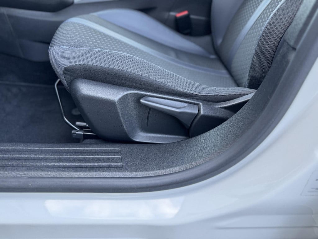 Peugeot 2008 1.2 puretech allure pack connect | trekhaak afneembaar| naviga