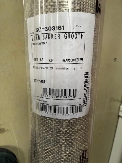 Vloerkleed 230/160. Beige. Nieuw