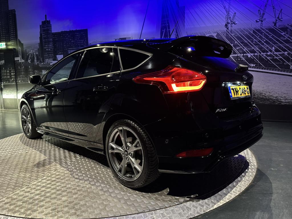 Ford Focus 1.5 ecoboost st line business *navi*camera*