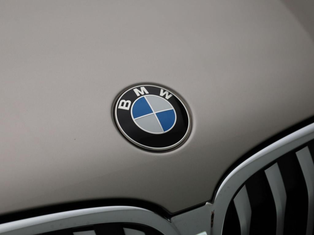 BMW X1 sdrive20i business edition plus | automaat | stoel verwarming | lede