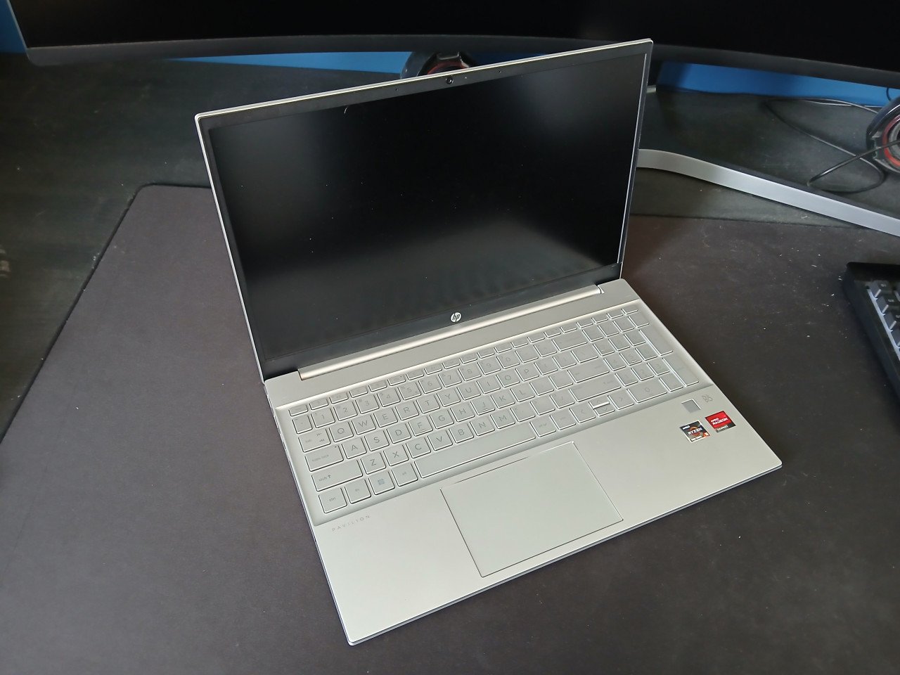 HP Pavillion laptop (15-eh1815nd)