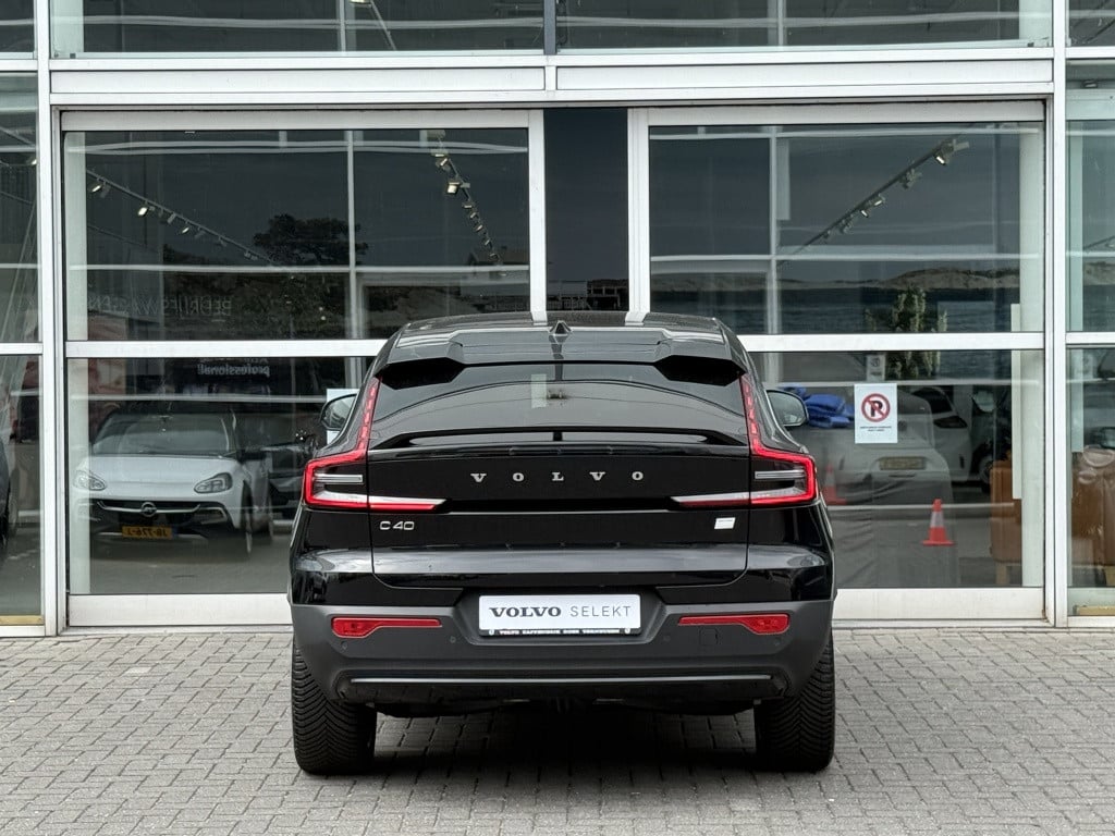 Volvo C40 extended plus 82 kwh | trekhaak| pano| achteruitrijcamera| stoel