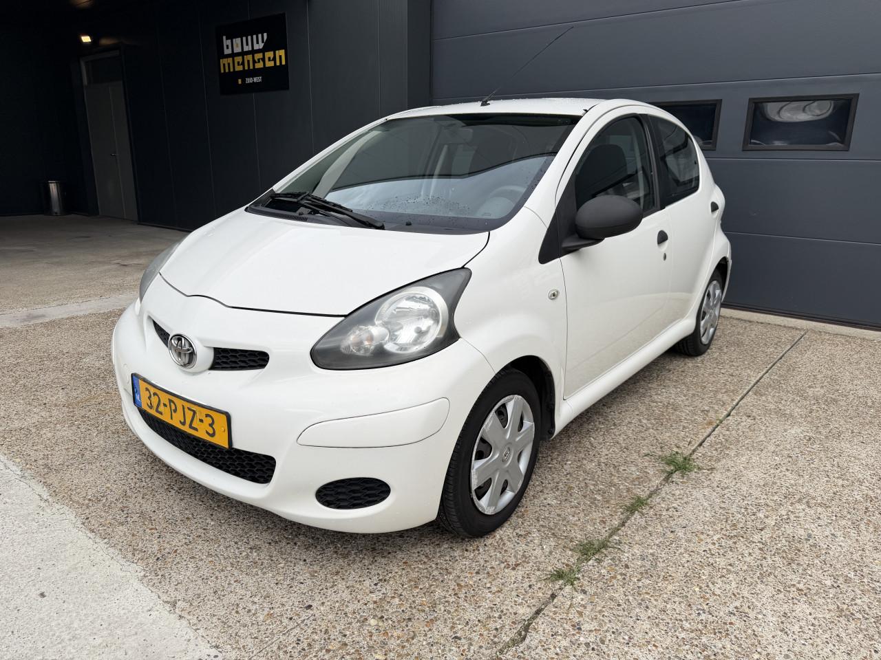Toyota Aygo 1.0 12V Vvt-i 5DRS 2011 Wit Airco Apk Nap Navi