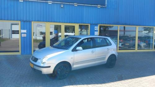 Volkswagen Polo 1.4 16v sportline