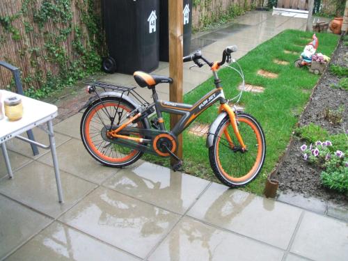 JONGENSFIETS  TOPAL 20 INCH.