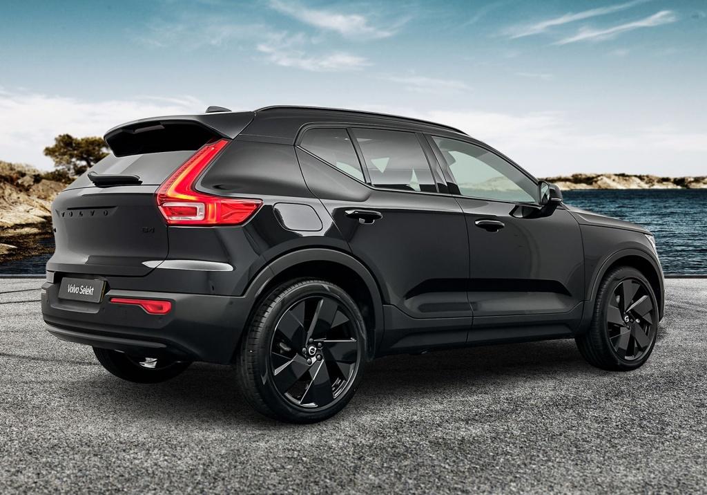 Volvo XC40 b4 197pk plus dark| 360camera| trekhaak| adap.cruise| h&k audio