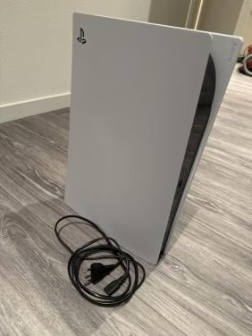 PlayStation 5 (PS5)