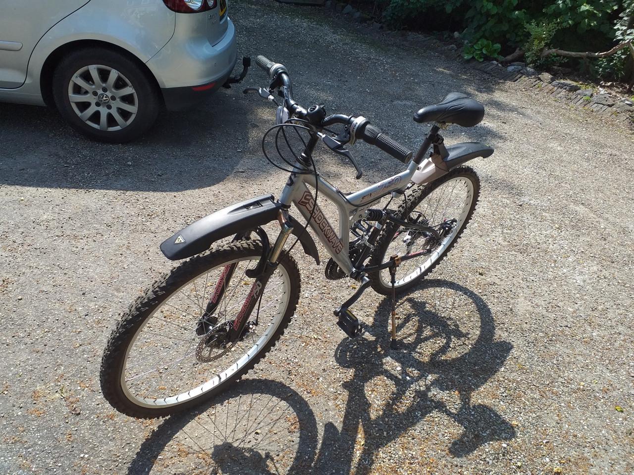 """""MOUNTAINBIKE SHOCKWAVE 750 MOOI VOOR OP VAKANTIE""""