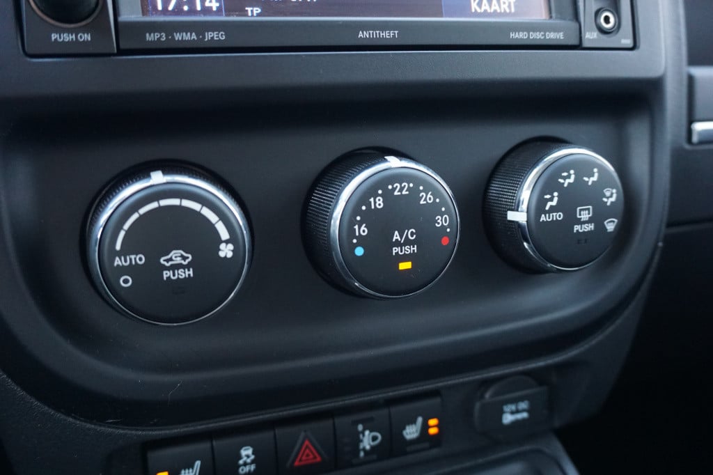 Jeep Compass 2.4 limited 4wd automaat airco / navi / cruise / elektr. ramen