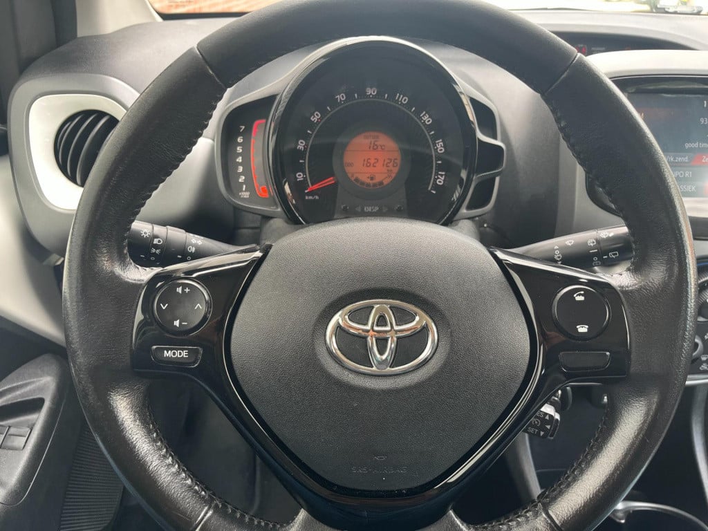 Toyota Aygo 1.0 vvt-i x-play limited | orig. nl | carplay | parkeercamera |