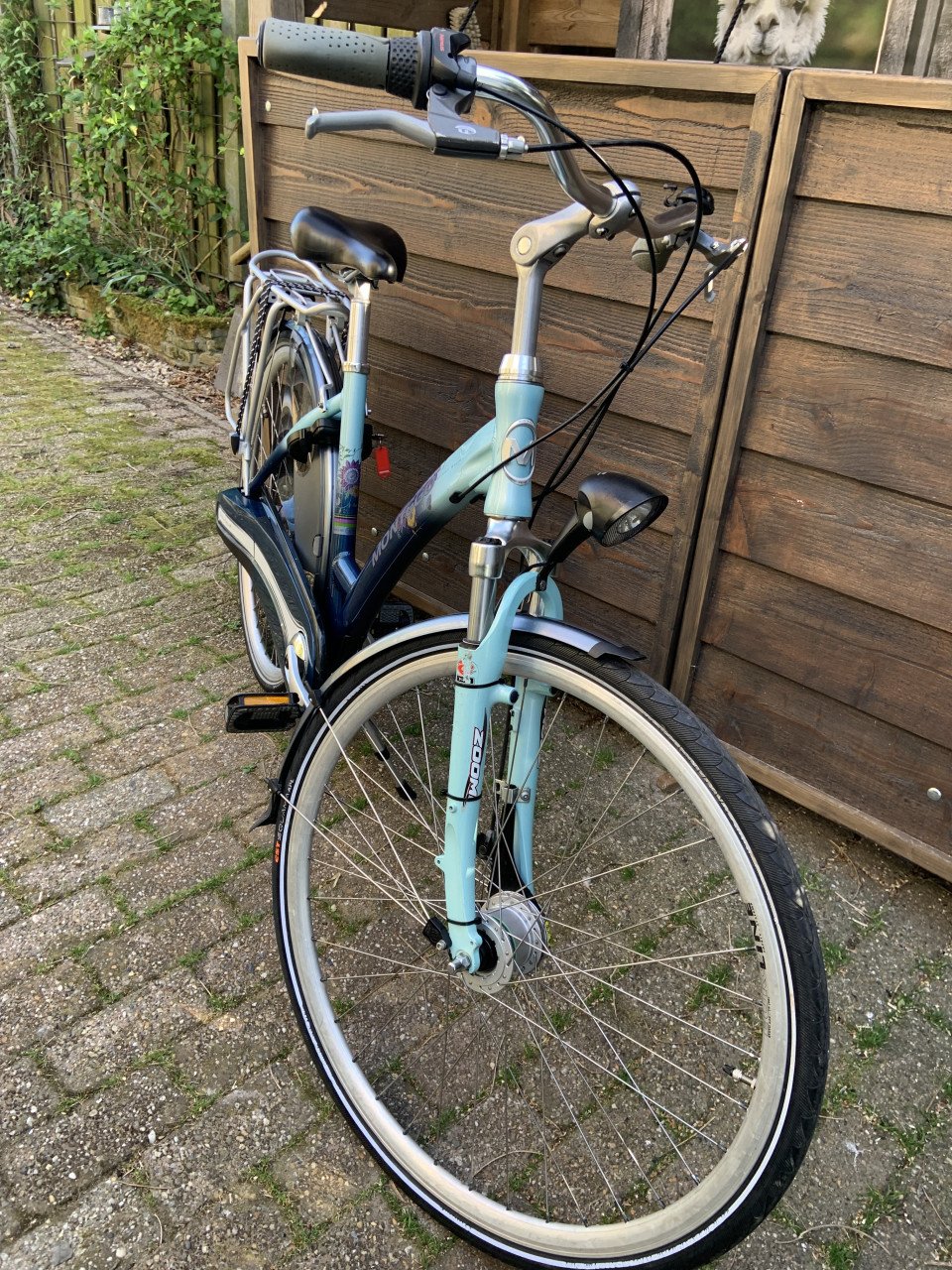 Damesfiets Montego Urban Style. 3 versn. rollerbrakes, verlichting enz.