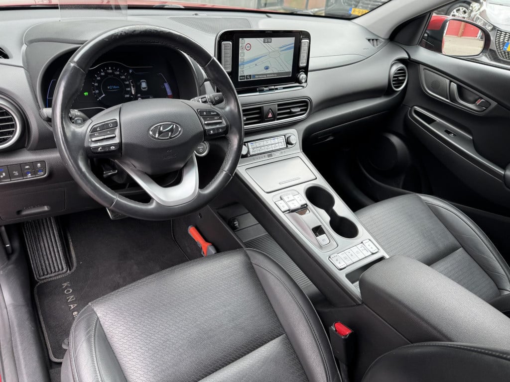 Hyundai Kona ev premium 64 kwh 3-fase lader | navigatie | stoelventilatie +