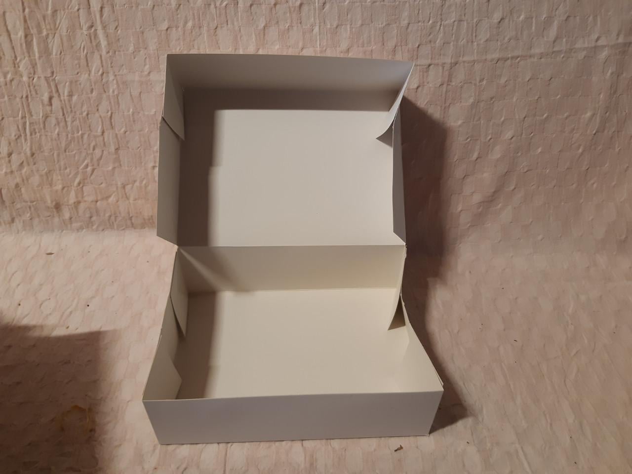 Taart- en cake dozen leeg, ongevouwen