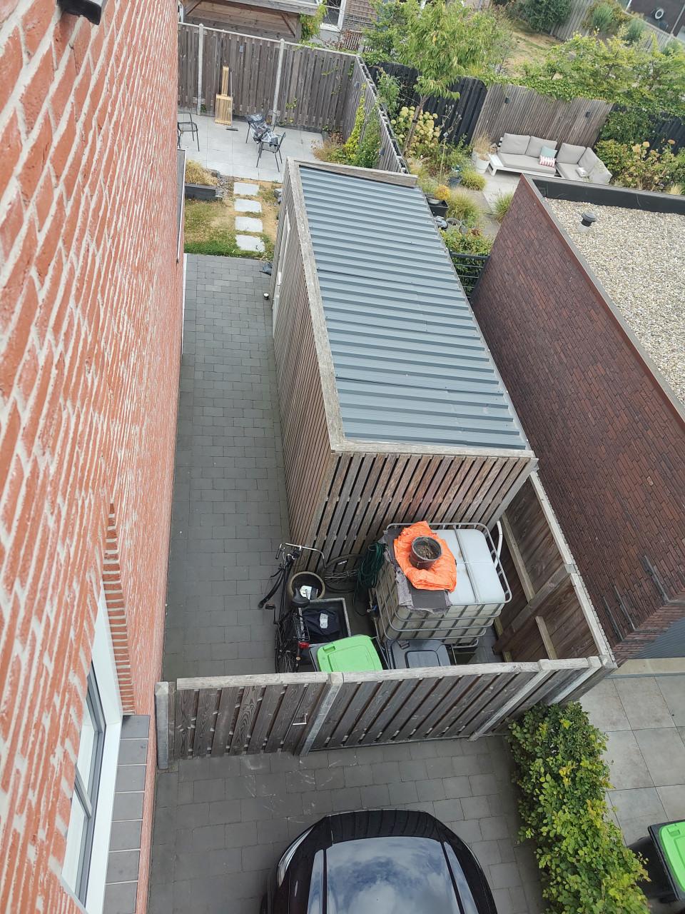 Gezocht: Sloper voor demontage houten berging + verwijderen betonplaat