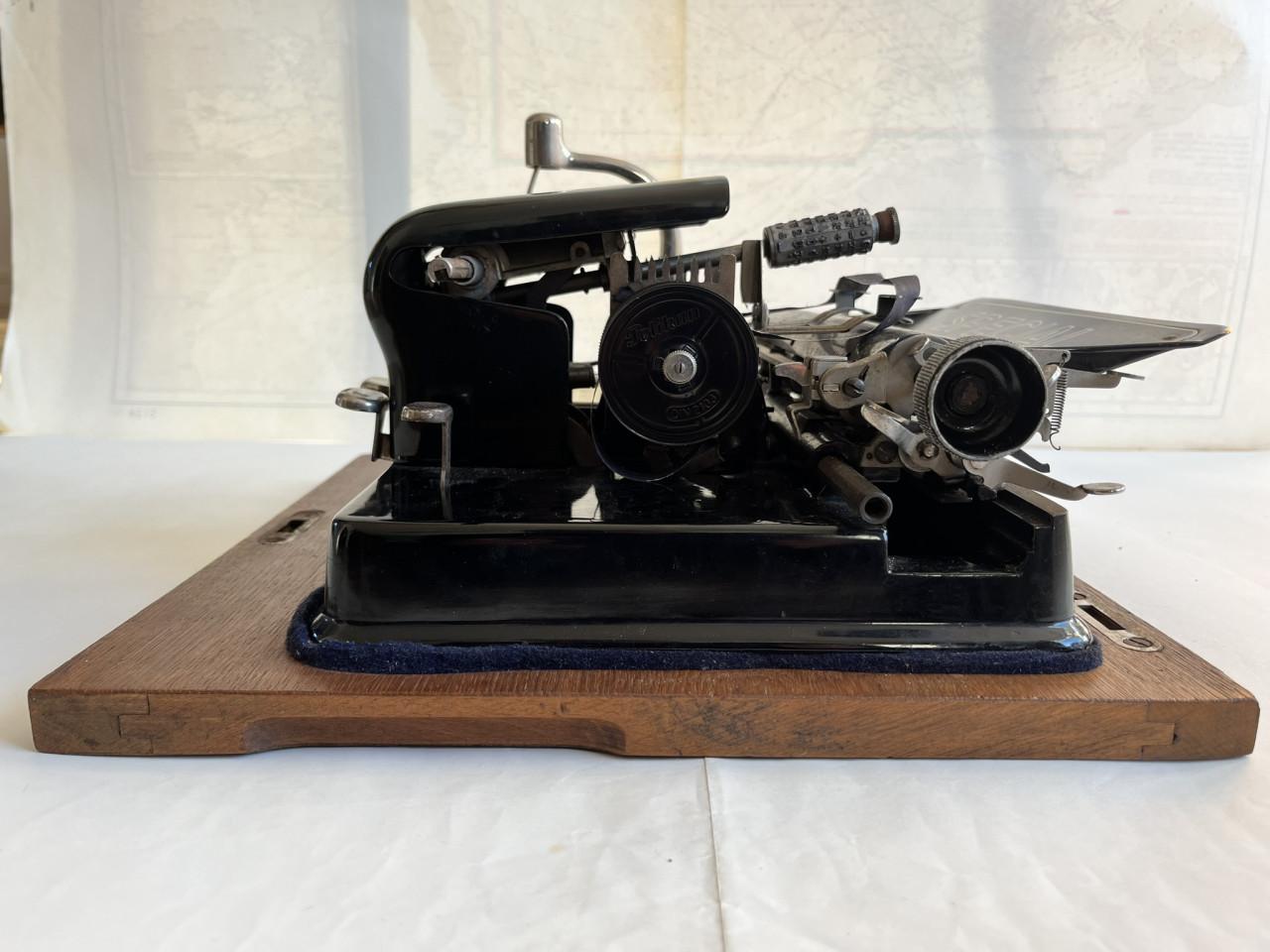 A.E.G. Mignon typemachine – ca. 1920