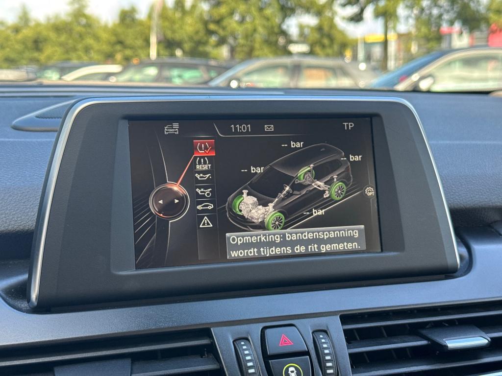 BMW 2-serie gran tourer 220i luxury 7p. * trekhaak * leer * panoramadak * n