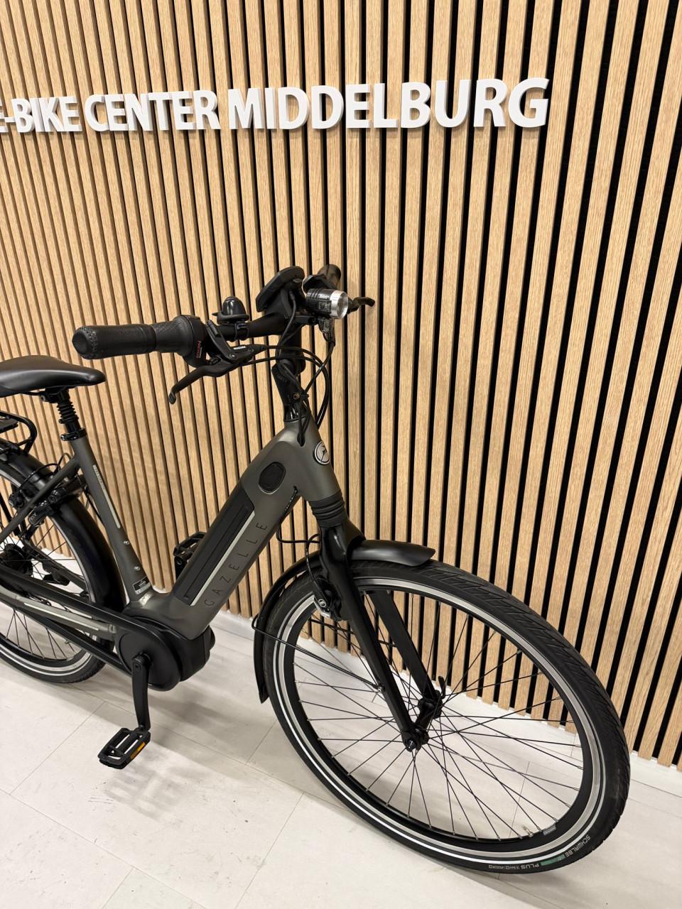 Gazelle Ultimate C8+ Bosch Active Line Plus 500Wh 53CM