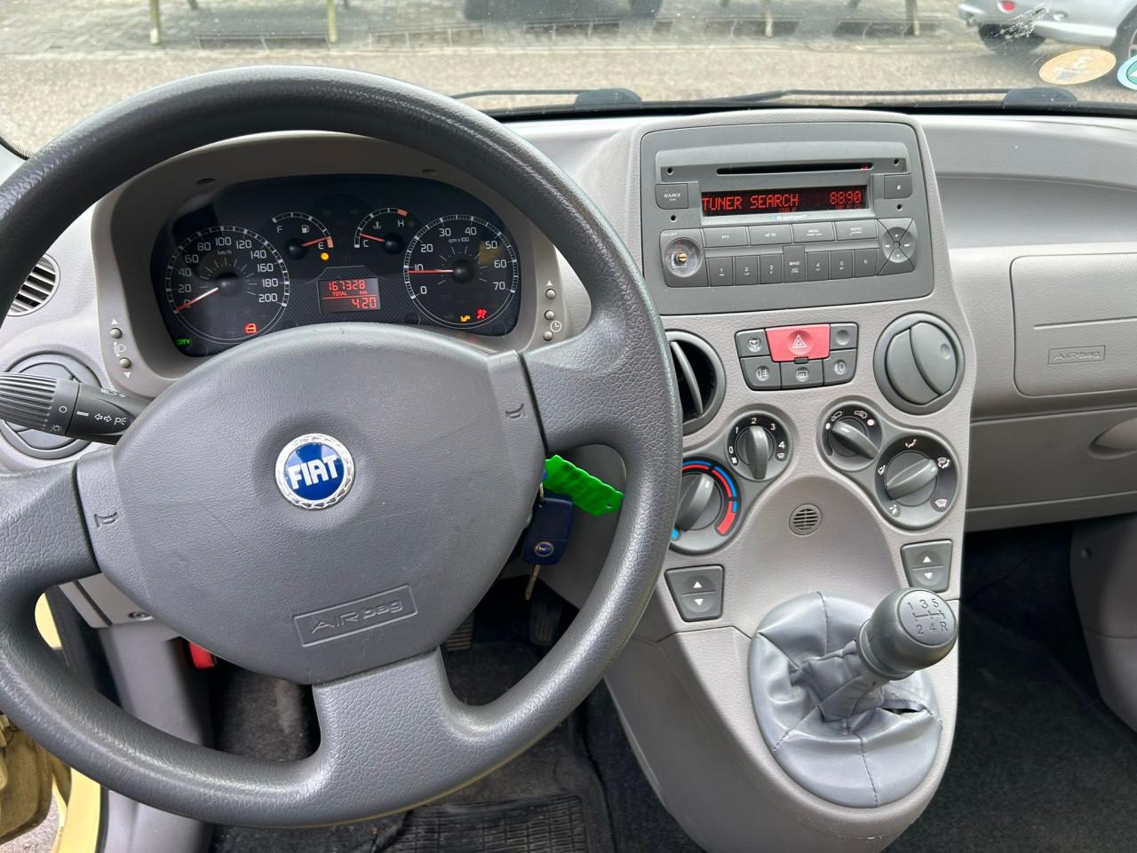 Fiat Panda 1.2 Class KANTEL/SCHUIF DAKJE/LM VELGEN/DUBBELE PANO/CITY STUUR