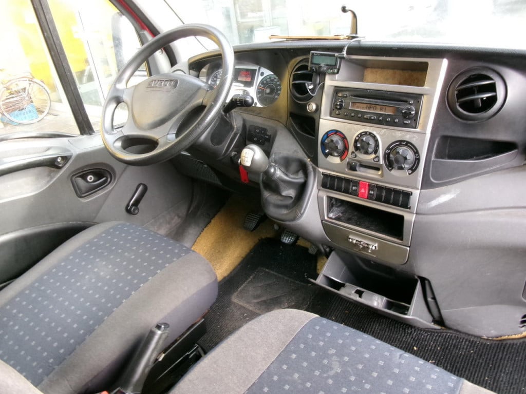 Iveco Daily (auto 02) 35c13 3-zits bakwagen + laadklep