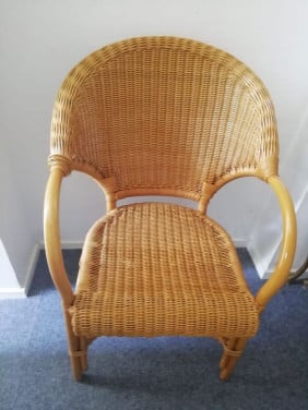 Twee rieten stoelen nieuw