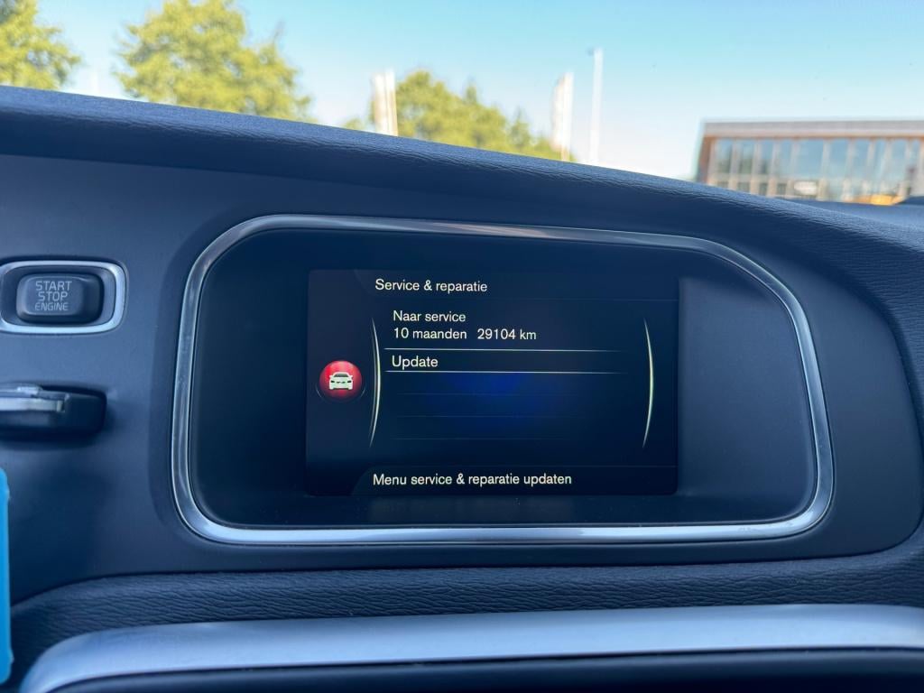 Volvo V40 2.0 d2 r-design business * nap * 100% onderhouden * 2e eigenaar