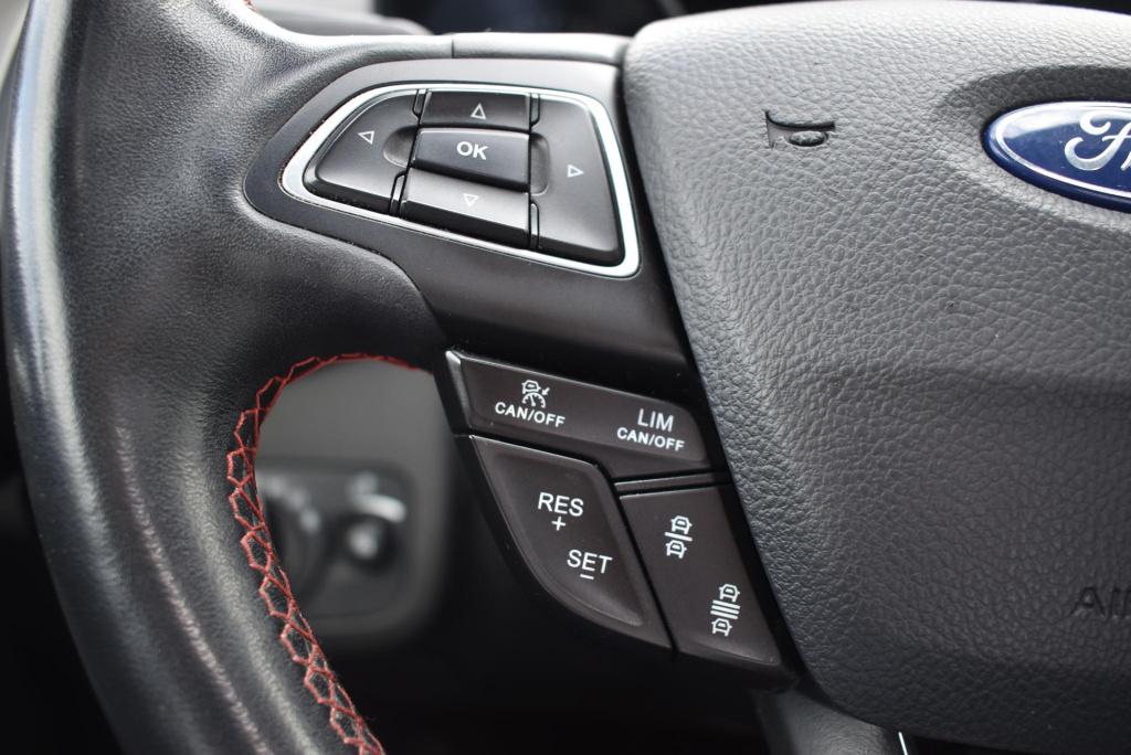 Ford Kuga 1.5 ecoboost st line | automaat | panoramadak | climate control |