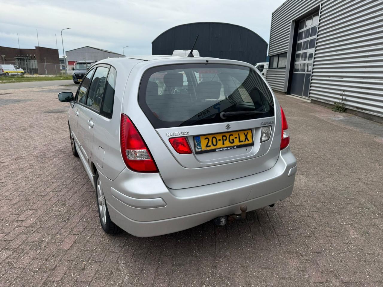 Suzuki ilana bj 2004  1400 euro
