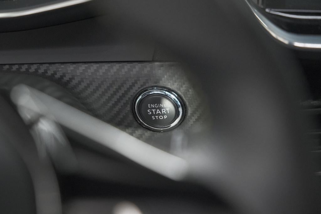 Peugeot E-2008 ev gt pack 50 kwh | 92,6% soh | panoramadak | adaptieve crui