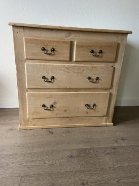 Geloogd grenen ladekast (dressoir/kleding)