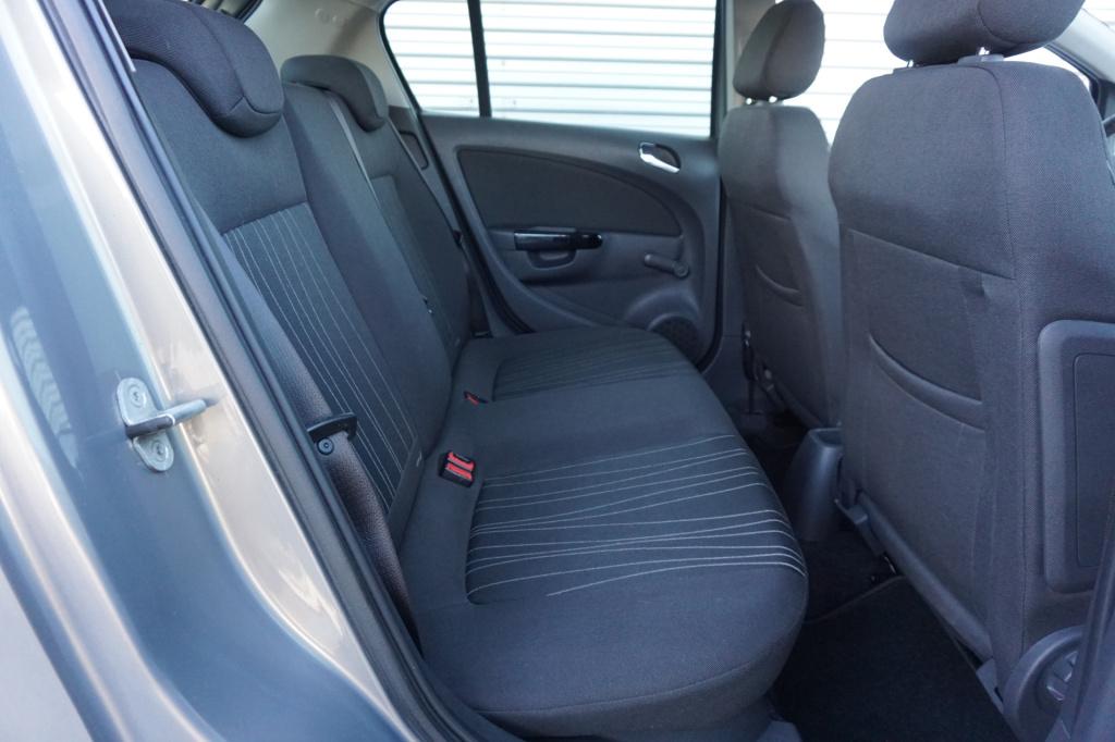 Opel Corsa 1.4-16v '111' edition airco / cruise / elektr. ramen / trekhaak