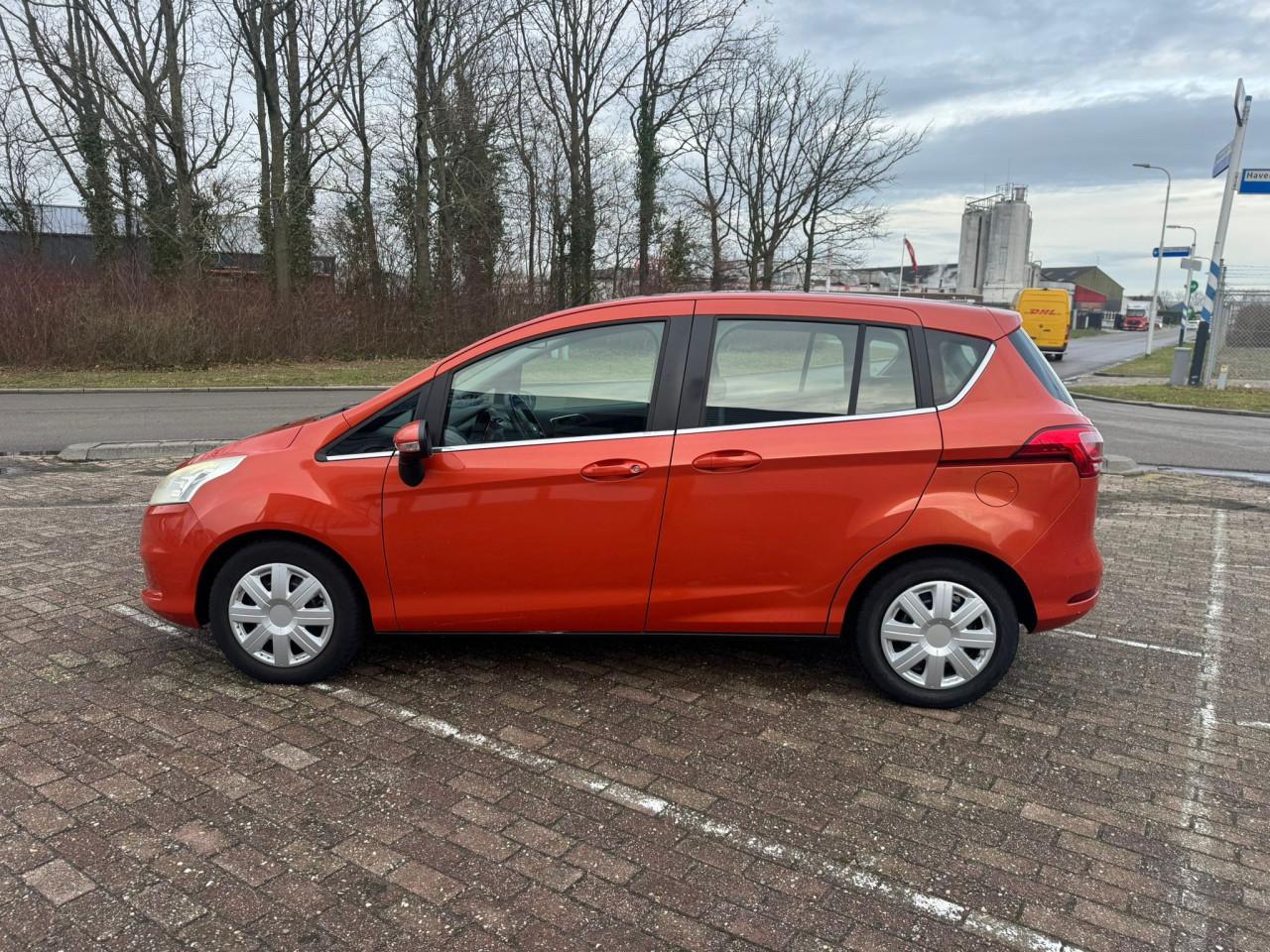Ford b max bj 2013  3950 euro