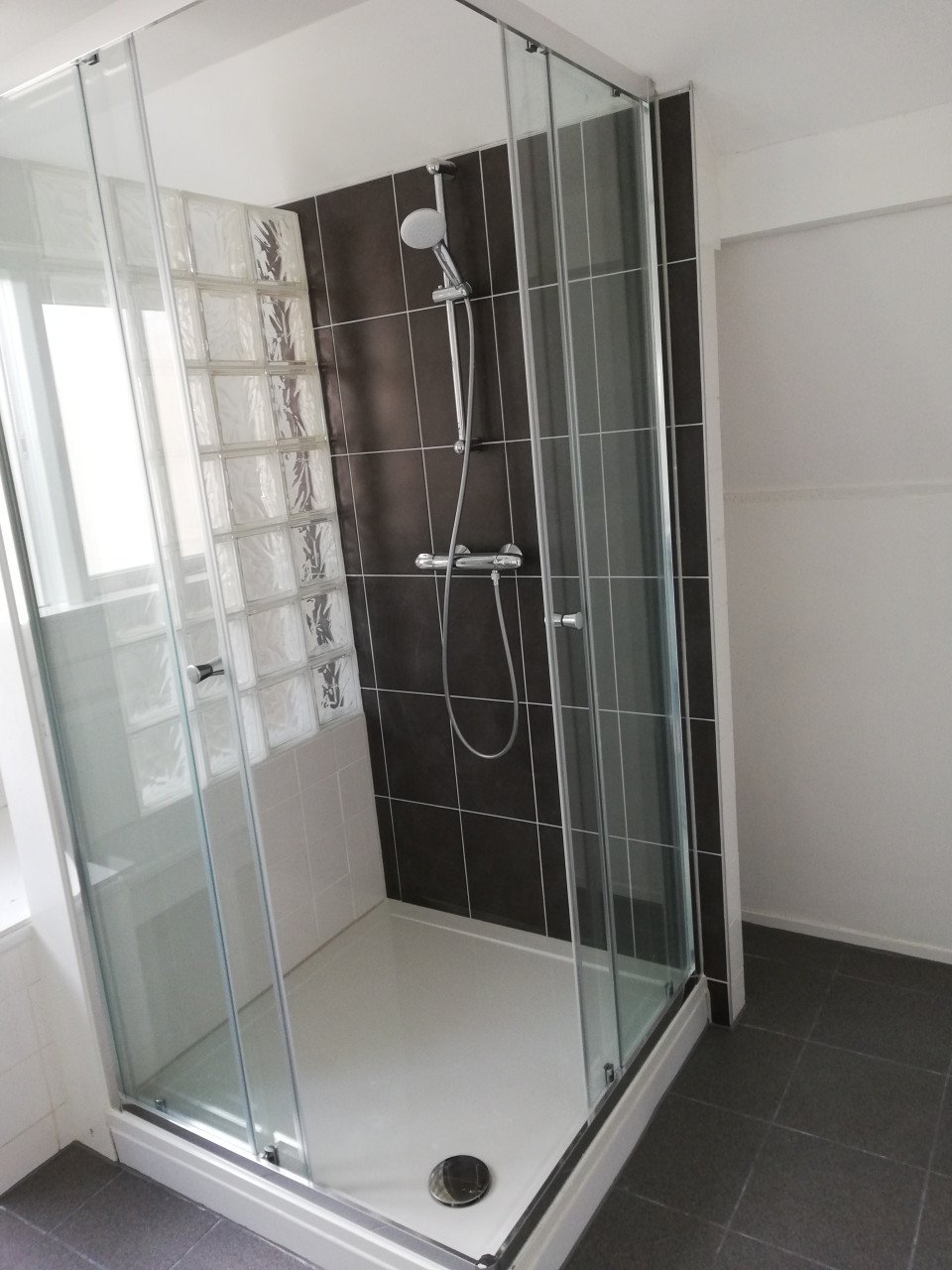 Per direct TE HUUR: Nette kamer met tuindeuren centrum Goes - 13m2