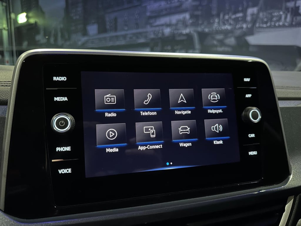 Volkswagen T-roc 1.5 tsi style*led*virtual*dab+*pdc v&a*trekhaak*navi*appco