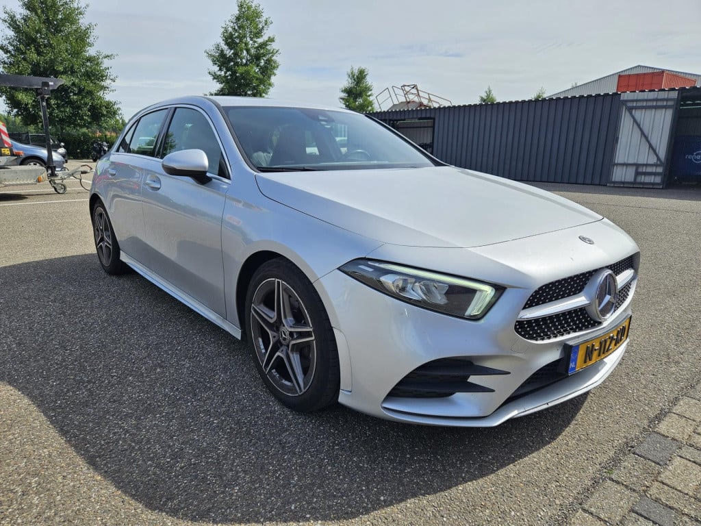 Mercedes-Benz A-Klasse 180 business solution amg