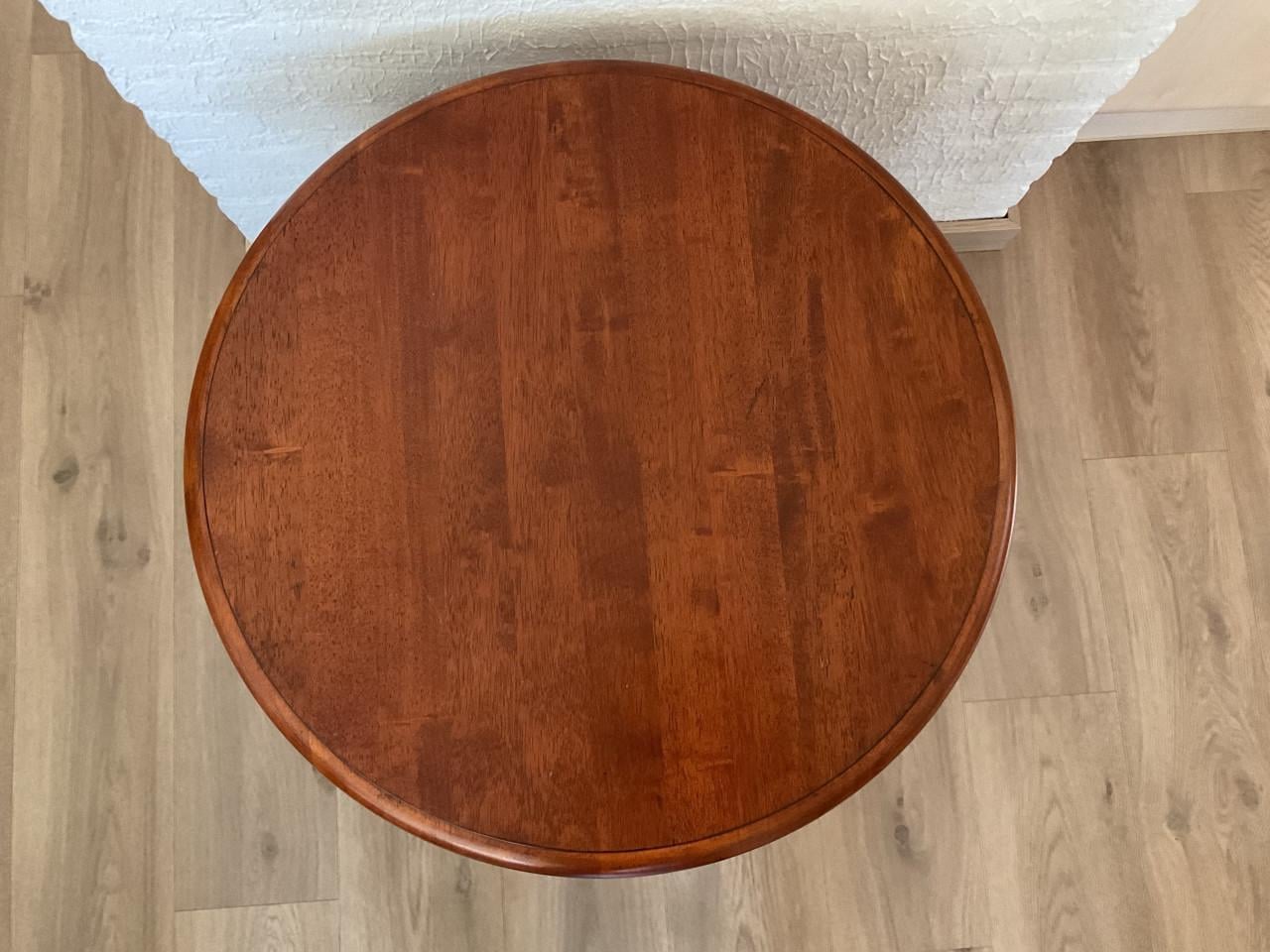 Zware ronde houten tafel / bijzettafel