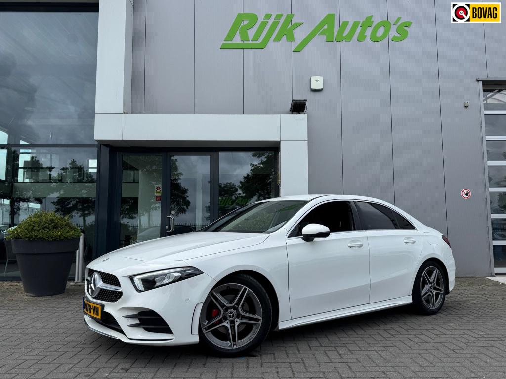 Mercedes-Benz A-Klasse 200 amg edition premium plus * camera * carplay * 18