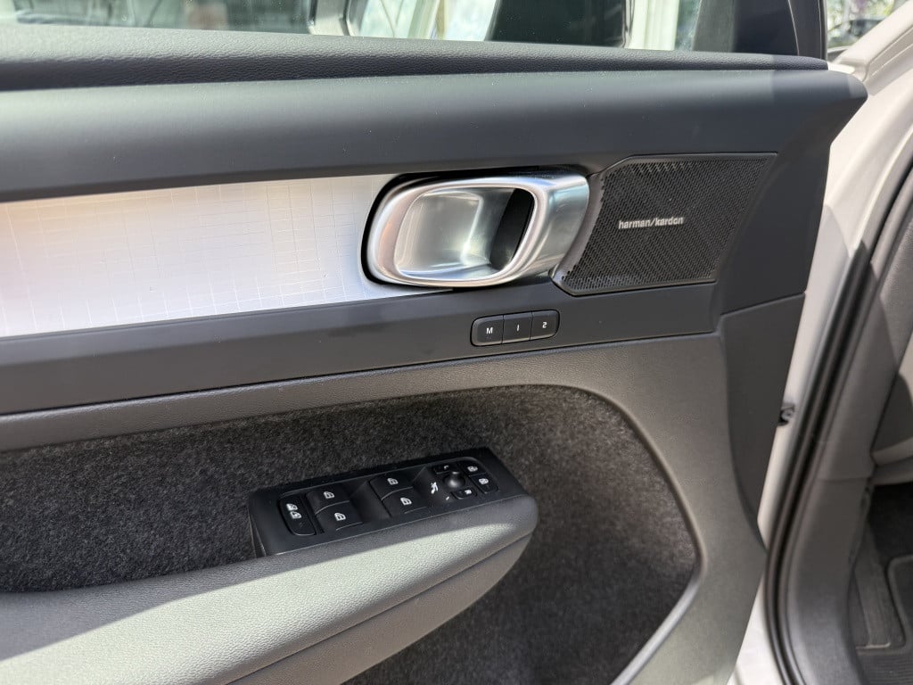 Volvo XC40 2.0 b4 plus dark