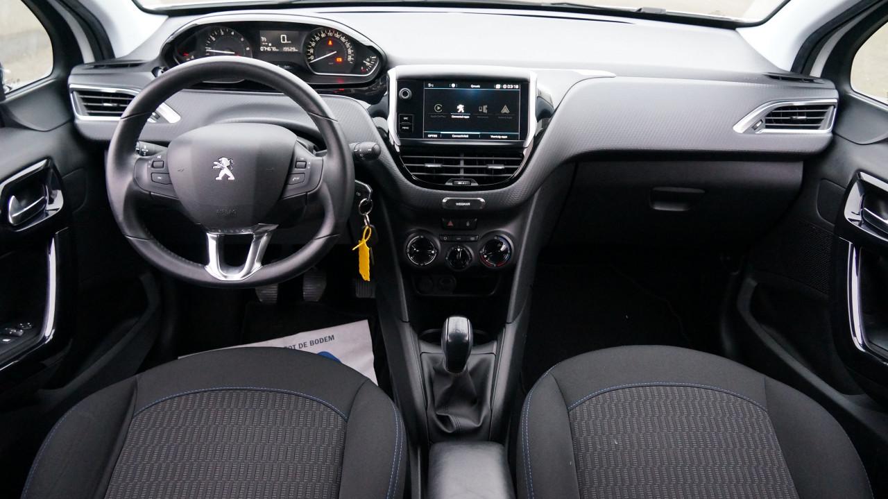 Peugeot 208 1.2 PureTech Signature rijklaar incl garantie