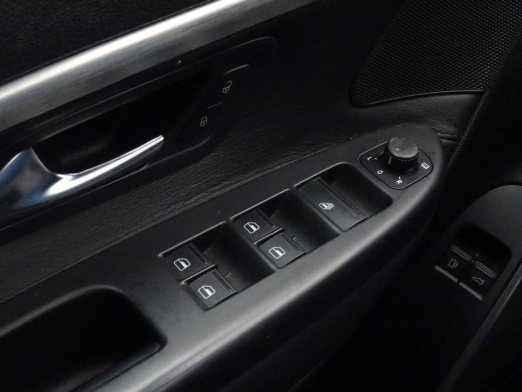 Volkswagen Eos 2.0-16v fsi 150pk | stoelverwarming | leder | navi