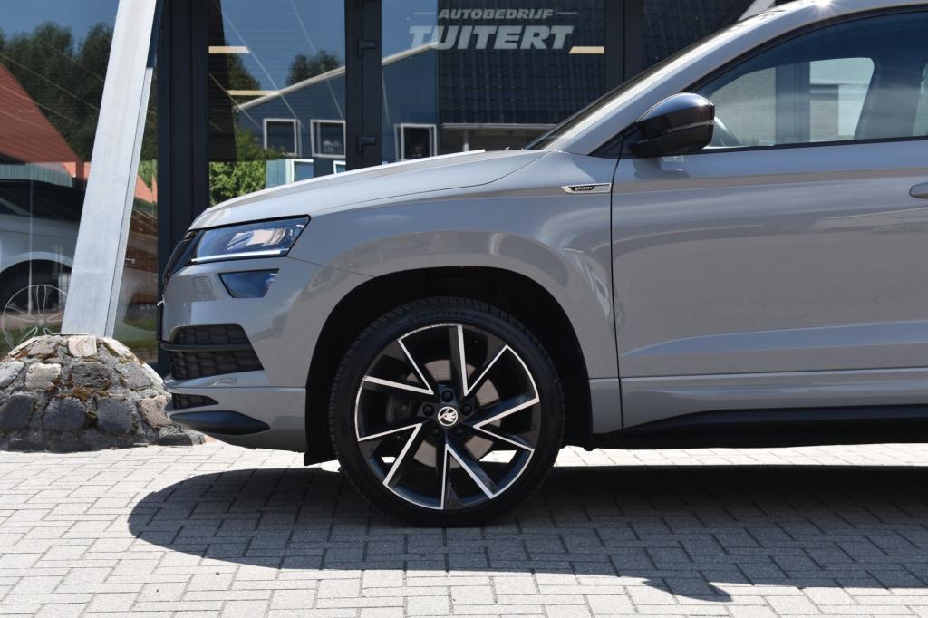 Skoda Karoq 1.5 tsi act sportline | trekhaak | steel grey | adaptieve cruis