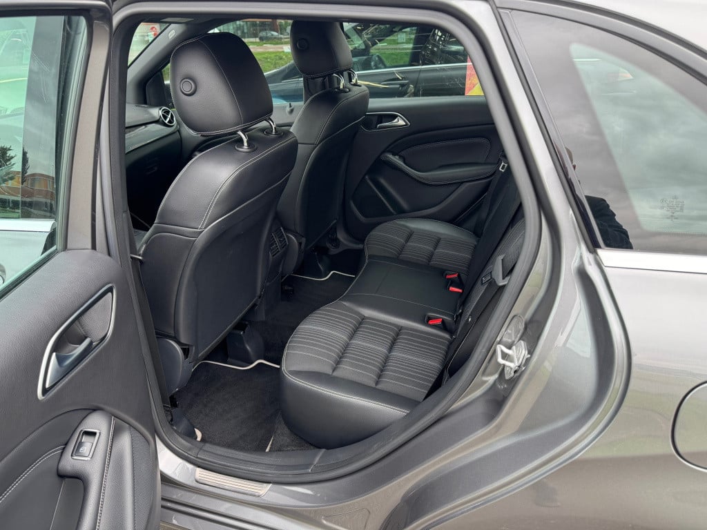 Mercedes-Benz B-Klasse 200 ambition automaat , trekhaak