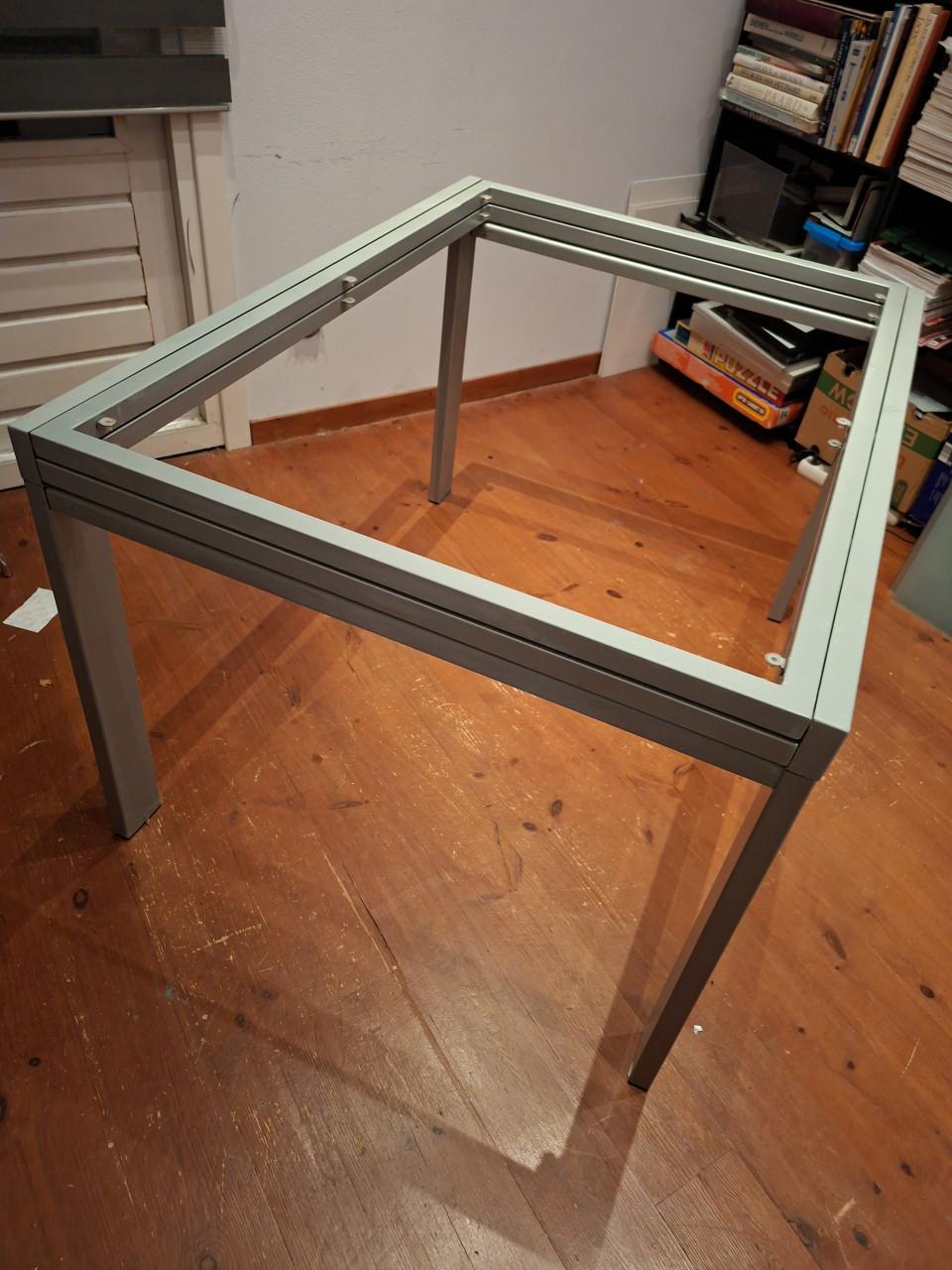 (hobby) eettafel uitschuifbaar met glazen bladen (2x 1.20 meter)