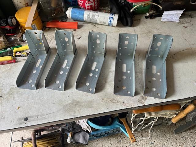 Balkdrager zonder lip en Raveeldrager Verzinkt NIEUW