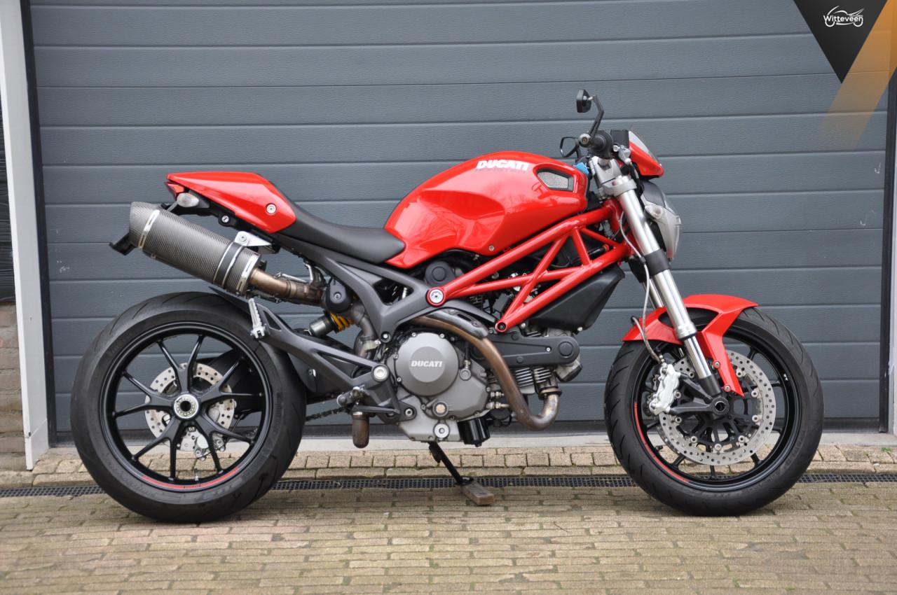 Ducati Monster 796